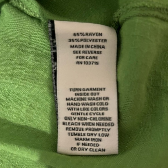 Green Ruffled women’s  Blouse size M - Picture 3 of 3